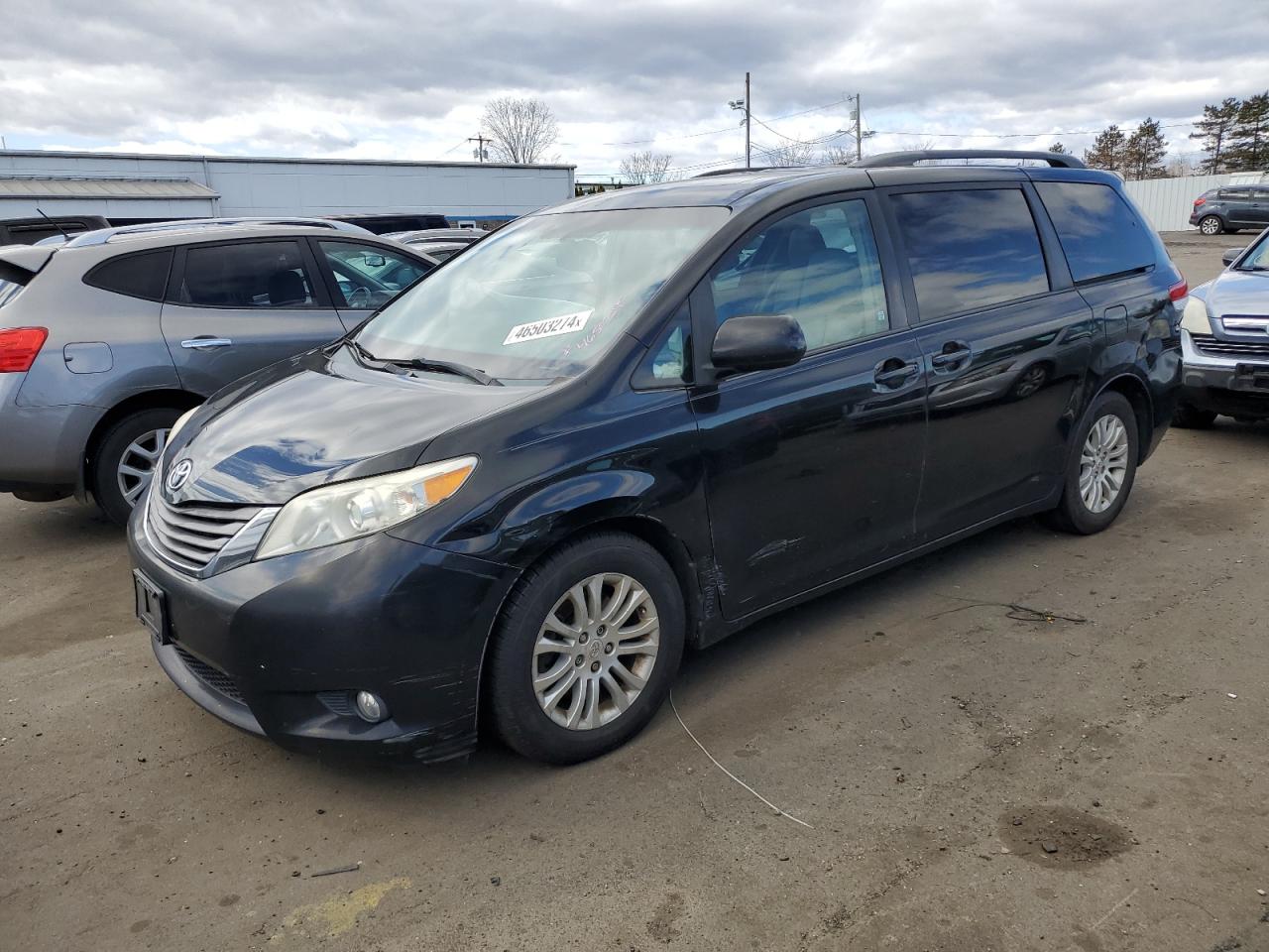 TOYOTA SIENNA 2011 5tdyk3dc6bs060884