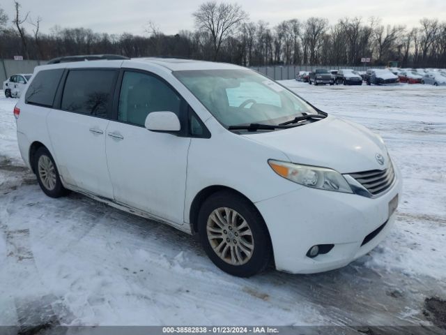 TOYOTA SIENNA 2011 5tdyk3dc6bs133641