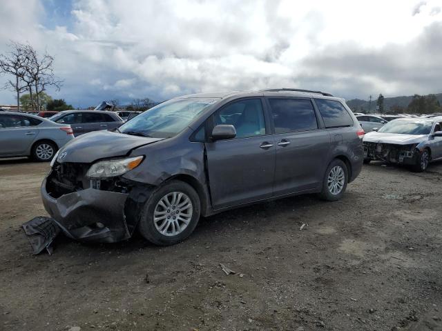 TOYOTA SIENNA XLE 2011 5tdyk3dc6bs158152