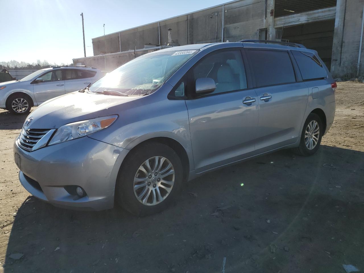 TOYOTA SIENNA 2011 5tdyk3dc6bs158975