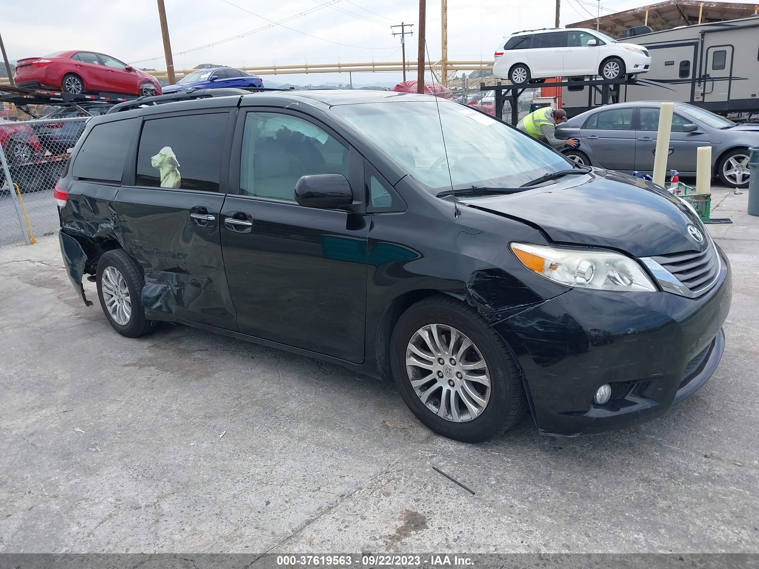 TOYOTA SIENNA 2013 5tdyk3dc6ds319702