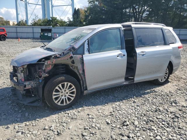 TOYOTA SIENNA XLE 2013 5tdyk3dc6ds400747