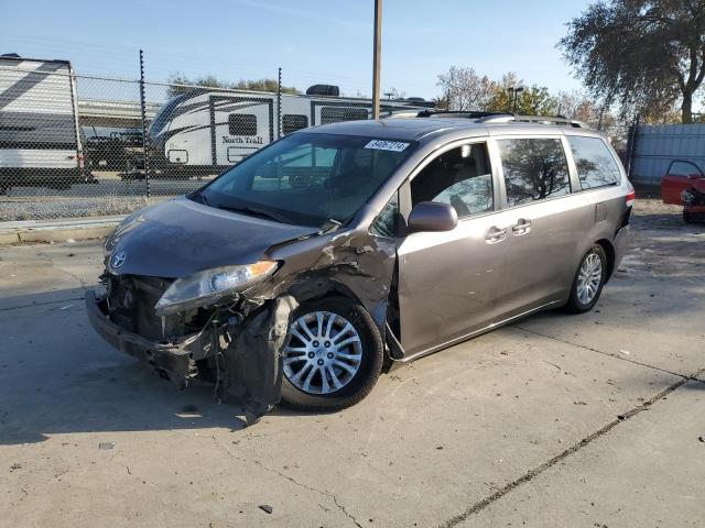 TOYOTA SIENNA XLE 2014 5tdyk3dc6es465633