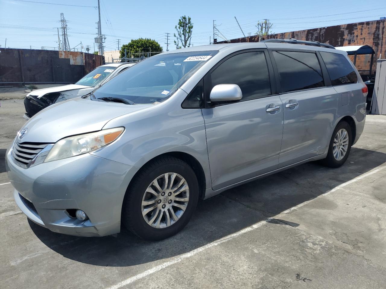 TOYOTA SIENNA 2014 5tdyk3dc6es487096