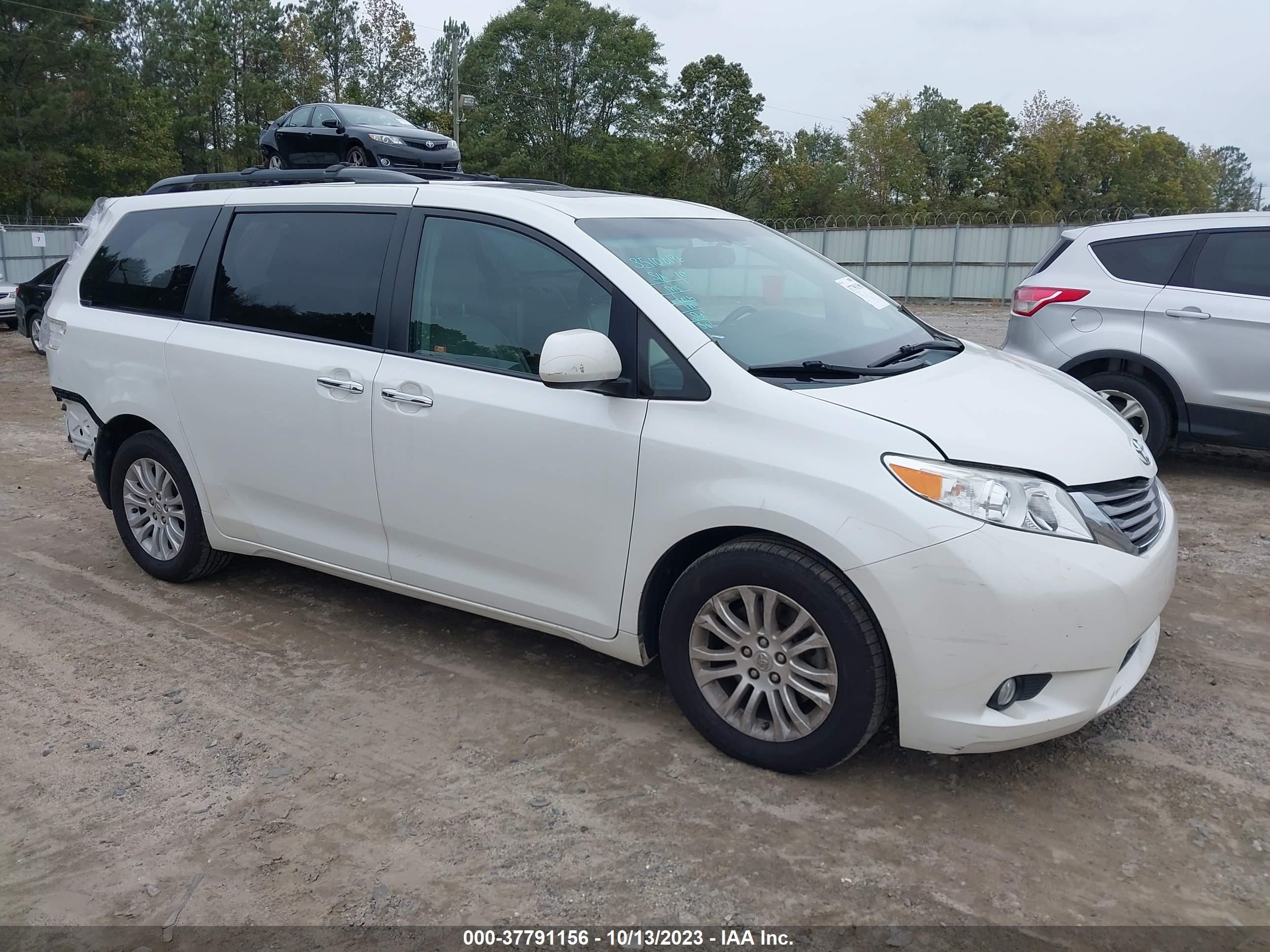 TOYOTA SIENNA 2015 5tdyk3dc6fs589810