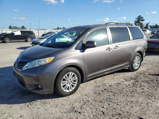 TOYOTA SIENNA XLE 2011 5tdyk3dc7bs031345