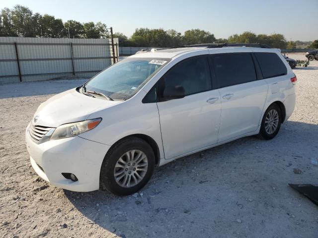 TOYOTA SIENNA XLE 2011 5tdyk3dc7bs128304