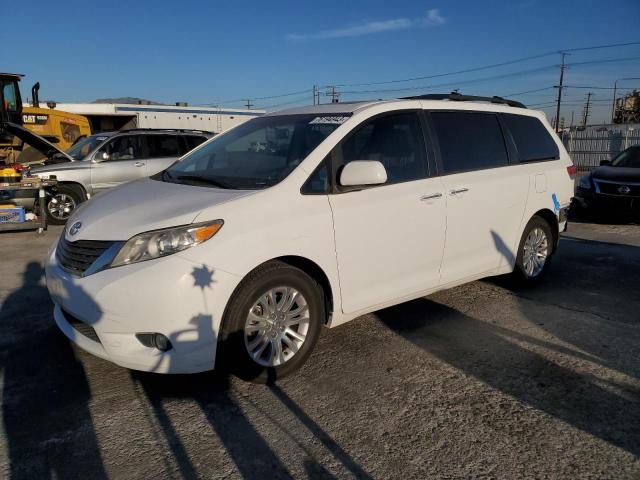 TOYOTA SIENNA XLE 2013 5tdyk3dc7ds302746