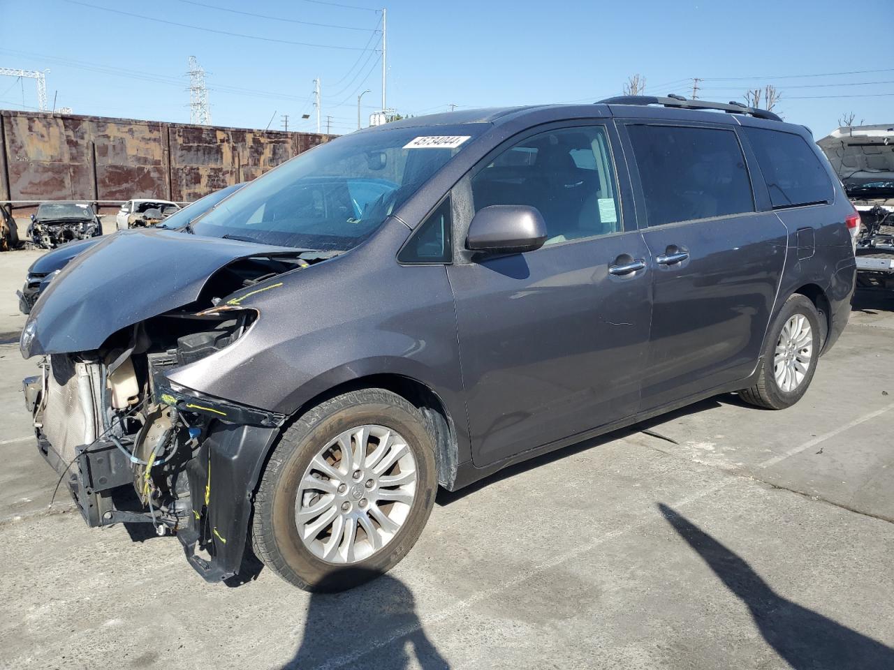 TOYOTA SIENNA 2014 5tdyk3dc7es508800