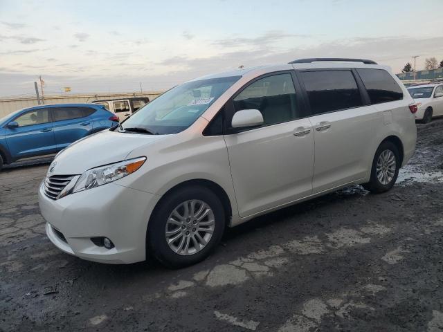 TOYOTA SIENNA XLE 2015 5tdyk3dc7fs619915