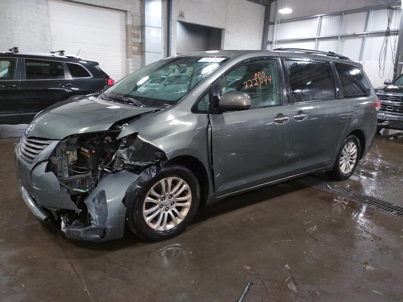 TOYOTA SIENNA 2011 5tdyk3dc8bs069537