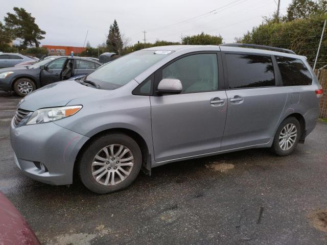 TOYOTA SIENNA XLE 2011 5tdyk3dc8bs131227