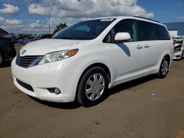 TOYOTA SIENNA XLE 2013 5tdyk3dc8ds303677