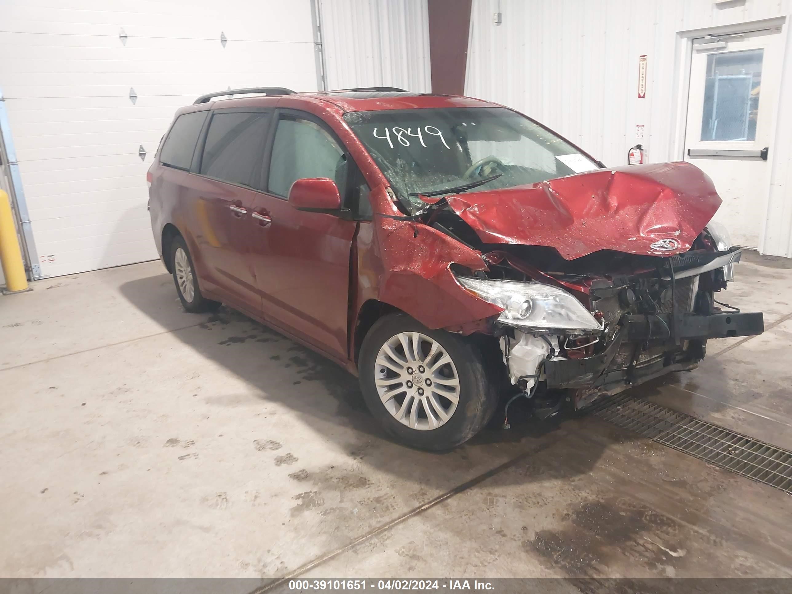 TOYOTA SIENNA 2013 5tdyk3dc8ds364849