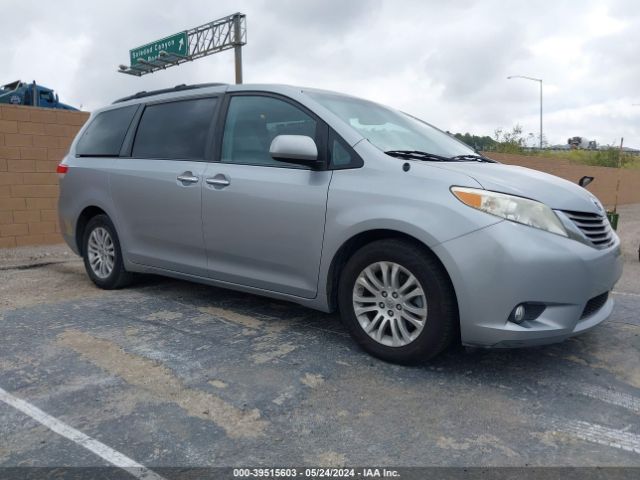 TOYOTA SIENNA 2013 5tdyk3dc8ds364947