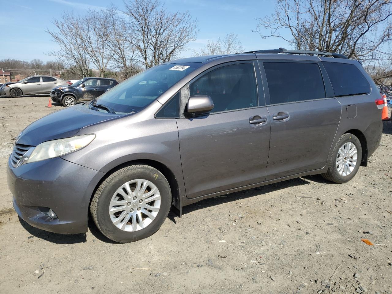 TOYOTA SIENNA 2013 5tdyk3dc8ds365192