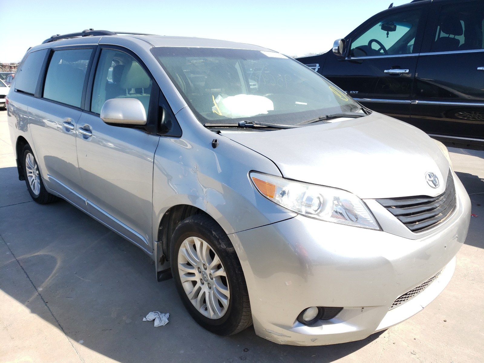 TOYOTA SIENNA XLE 2013 5tdyk3dc8ds404704