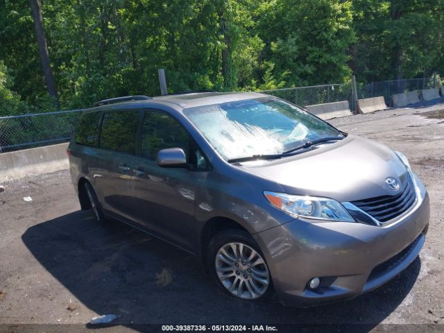 TOYOTA SIENNA 2015 5tdyk3dc8fs616036