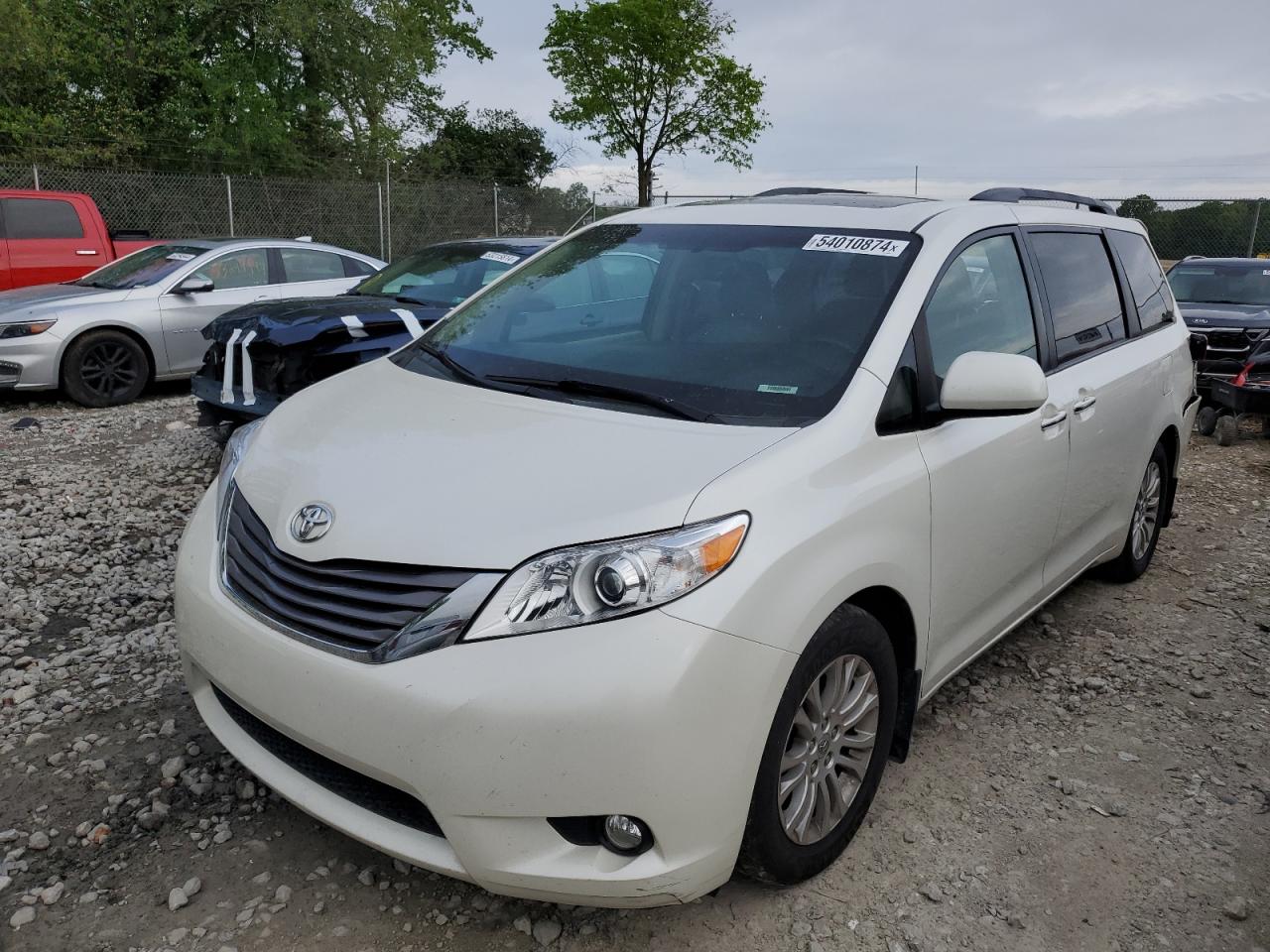 TOYOTA SIENNA 2015 5tdyk3dc8fs630390