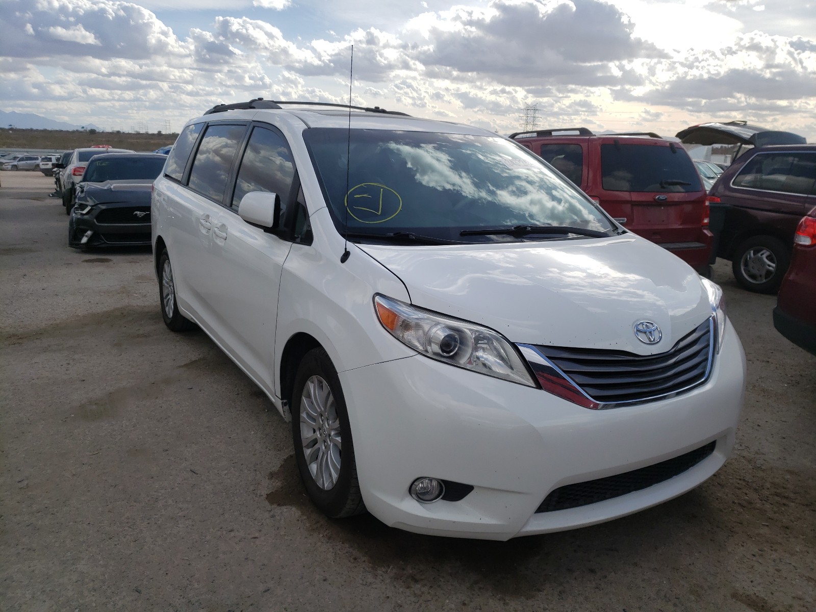 TOYOTA SIENNA XLE 2011 5tdyk3dc9bs015602