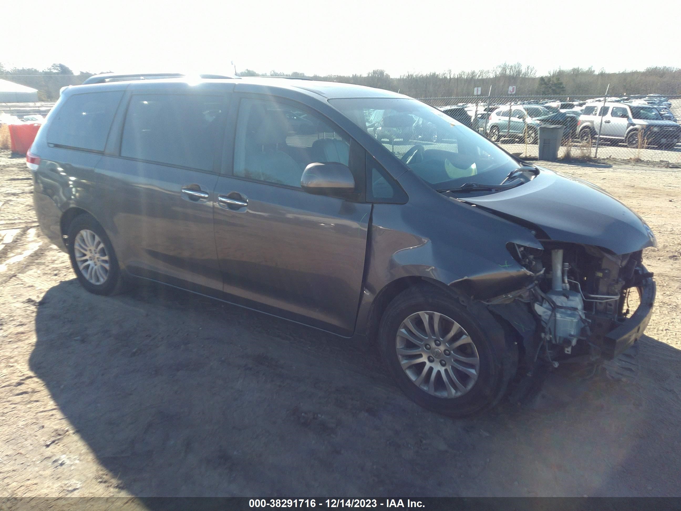 TOYOTA SIENNA 2011 5tdyk3dc9bs067697