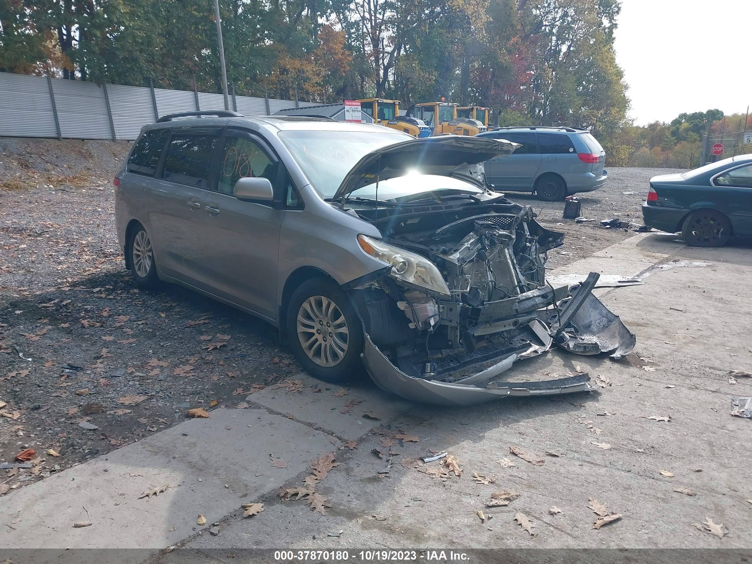 TOYOTA SIENNA 2012 5tdyk3dc9cs198954