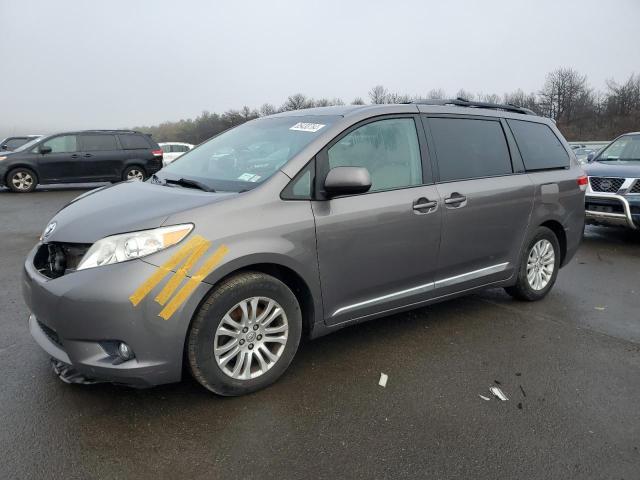 TOYOTA SIENNA XLE 2014 5tdyk3dc9es424834