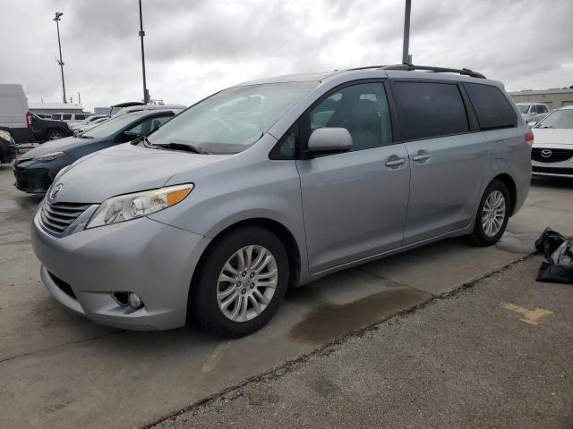 TOYOTA SIENNA XLE 2014 5tdyk3dc9es432481