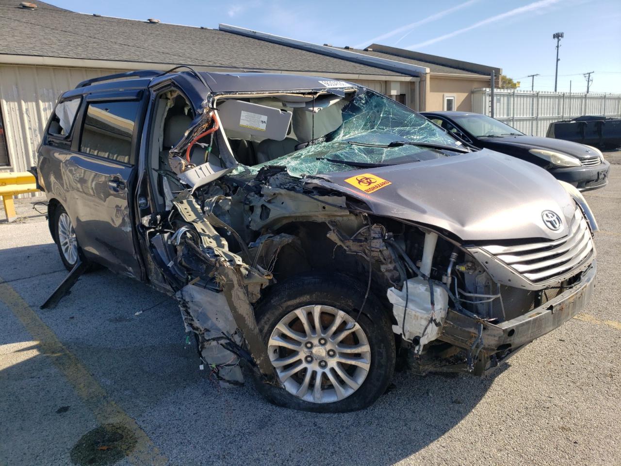 TOYOTA SIENNA 2011 5tdyk3dcxbs036488