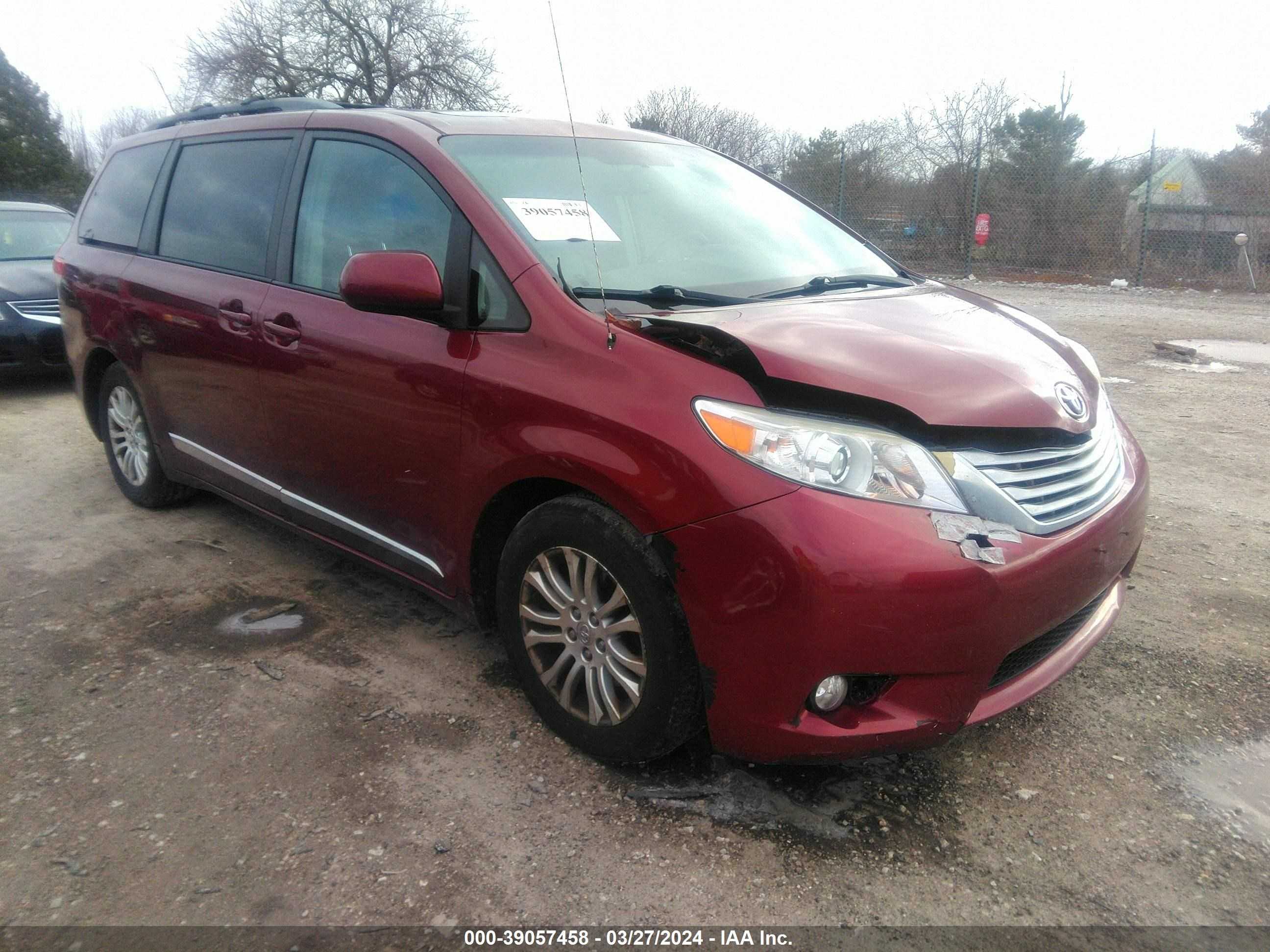 TOYOTA SIENNA 2011 5tdyk3dcxbs146716