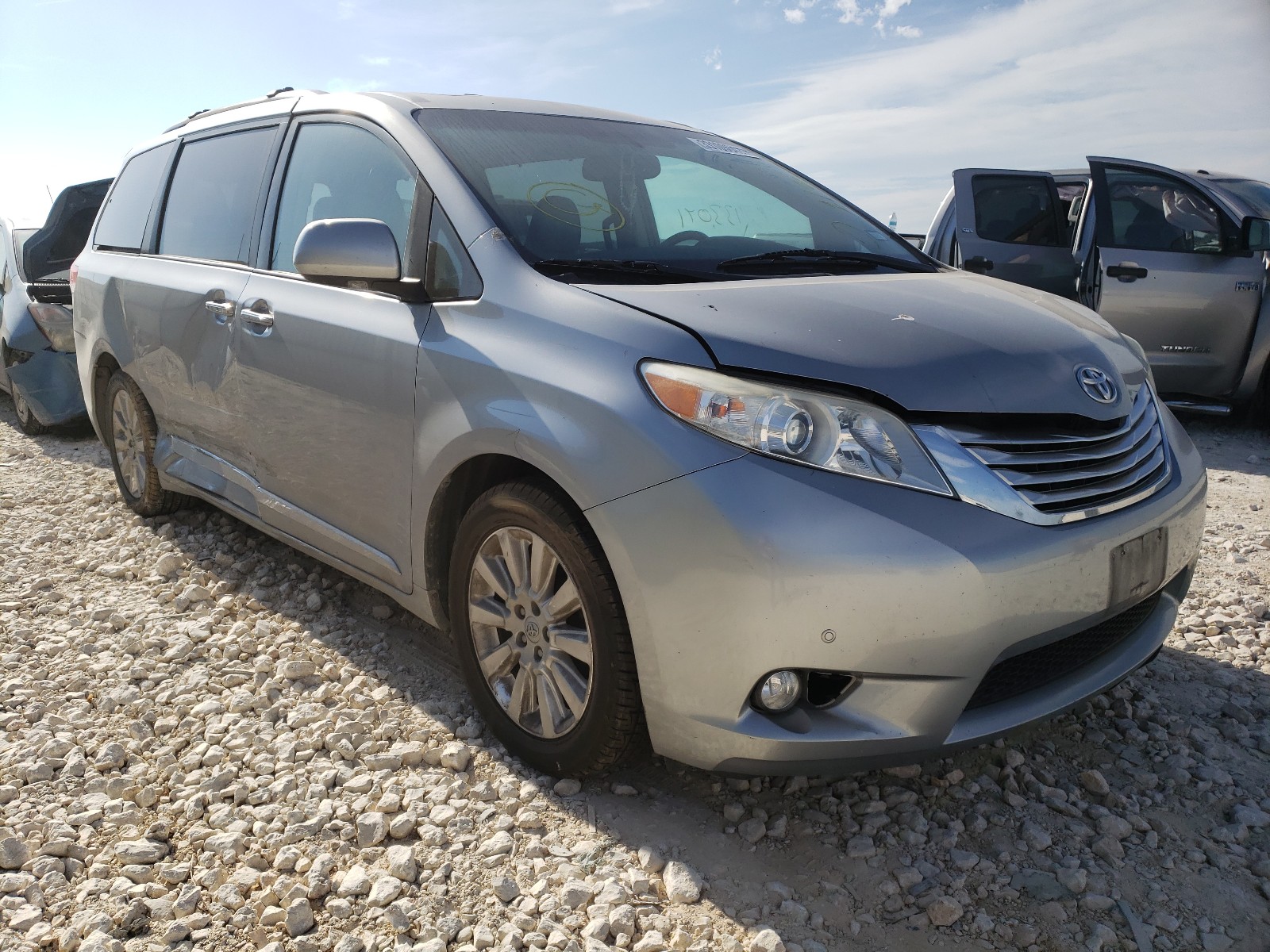 TOYOTA SIENNA XLE 2011 5tdyk3dcxbs150569