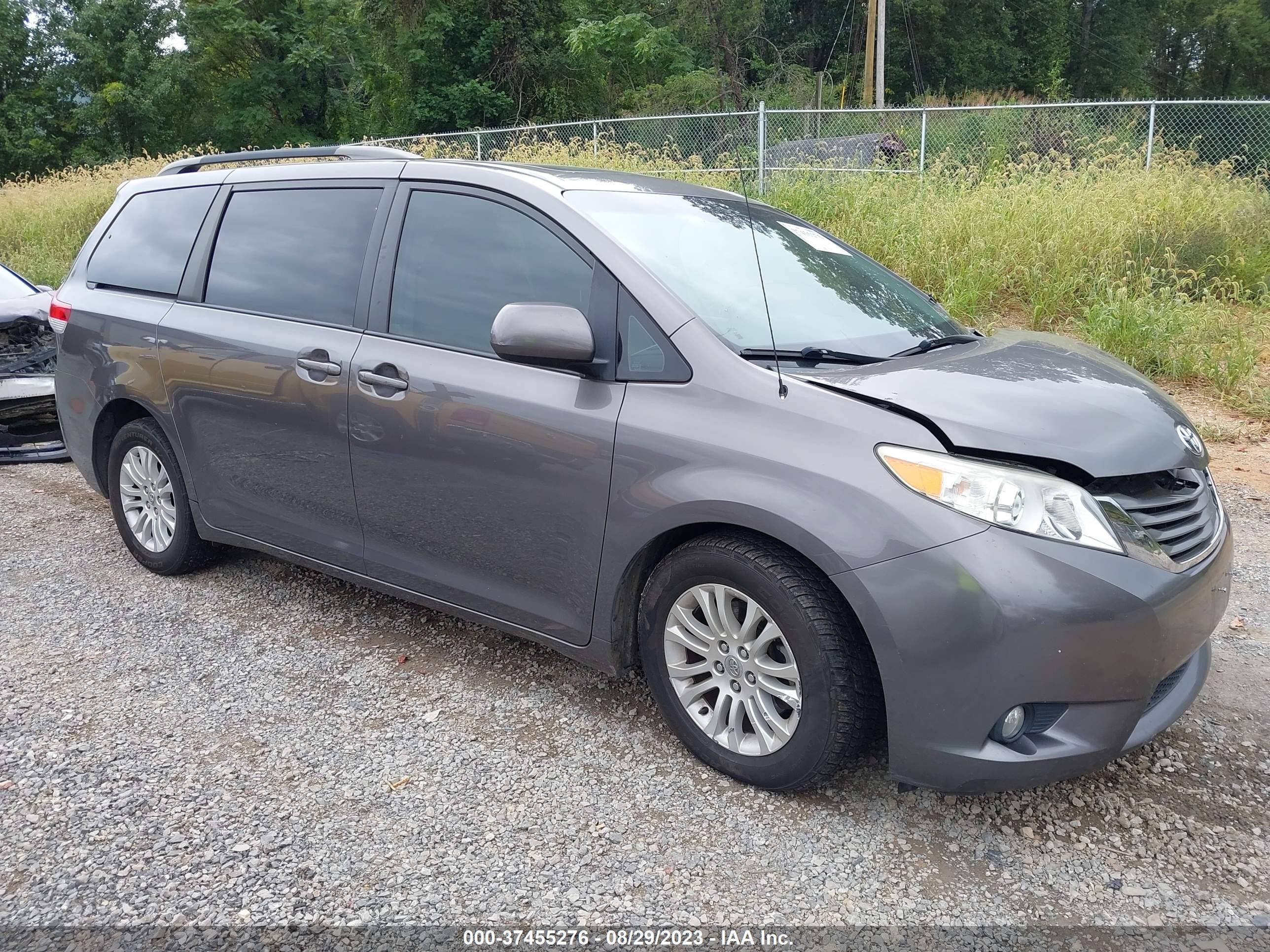 TOYOTA SIENNA 2011 5tdyk3dcxbs173446