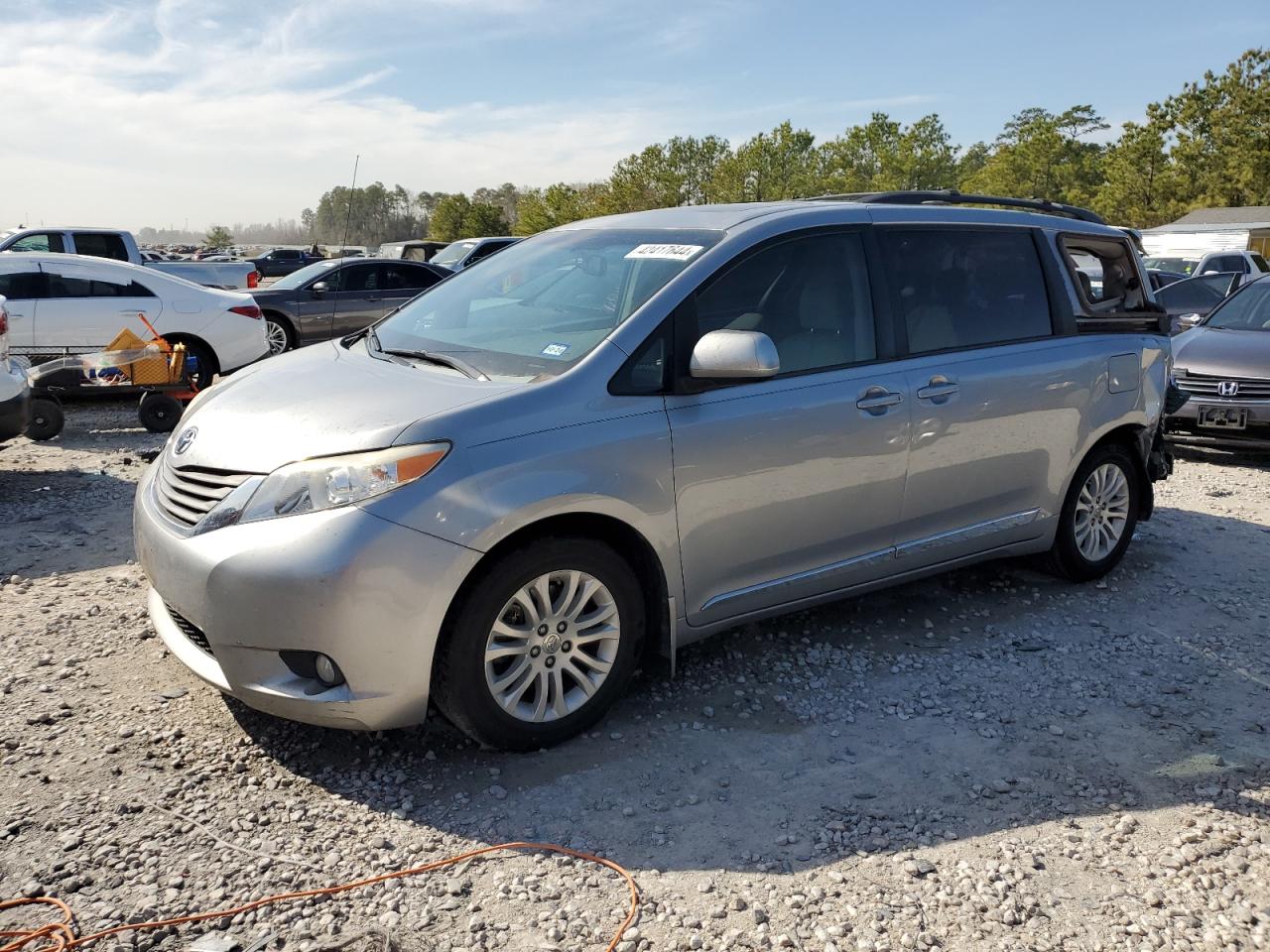 TOYOTA SIENNA 2013 5tdyk3dcxds317046