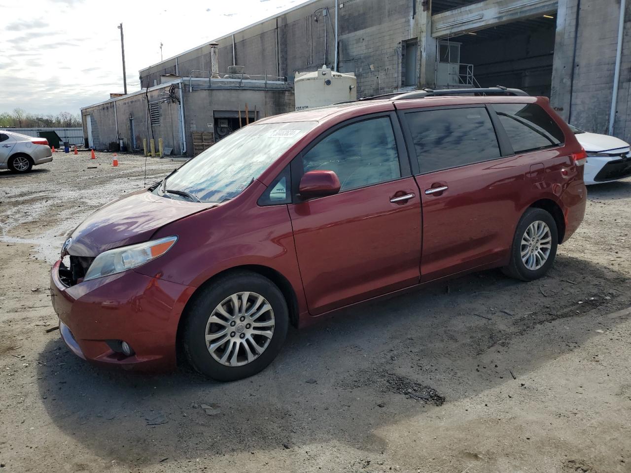 TOYOTA SIENNA 2013 5tdyk3dcxds328970