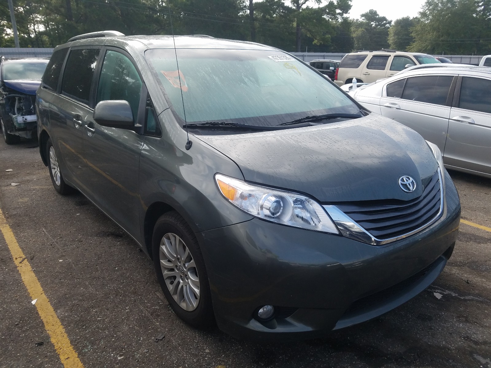 TOYOTA SIENNA XLE 2014 5tdyk3dcxes489319