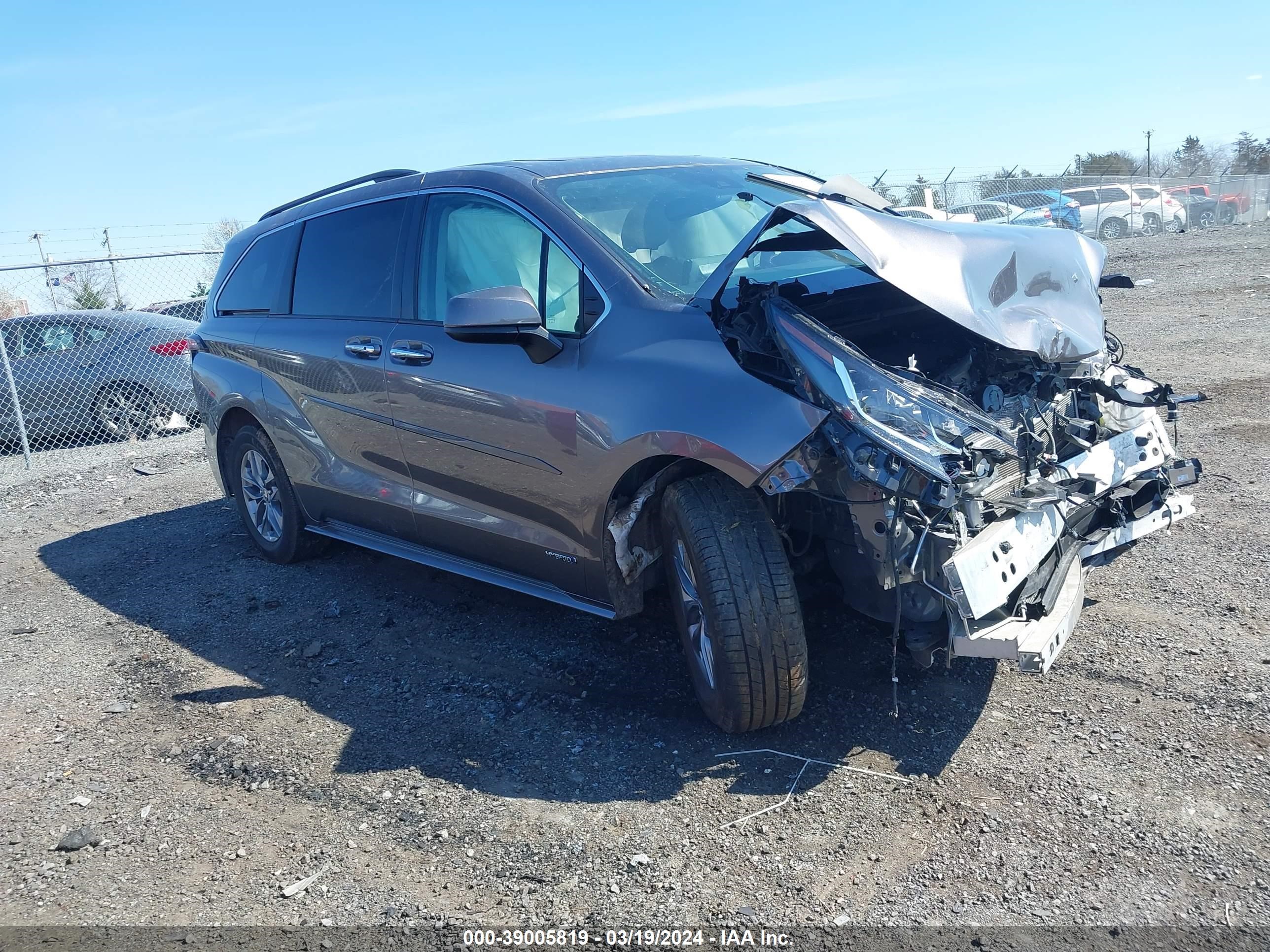 TOYOTA SIENNA 2021 5tdyrkec2ms070285