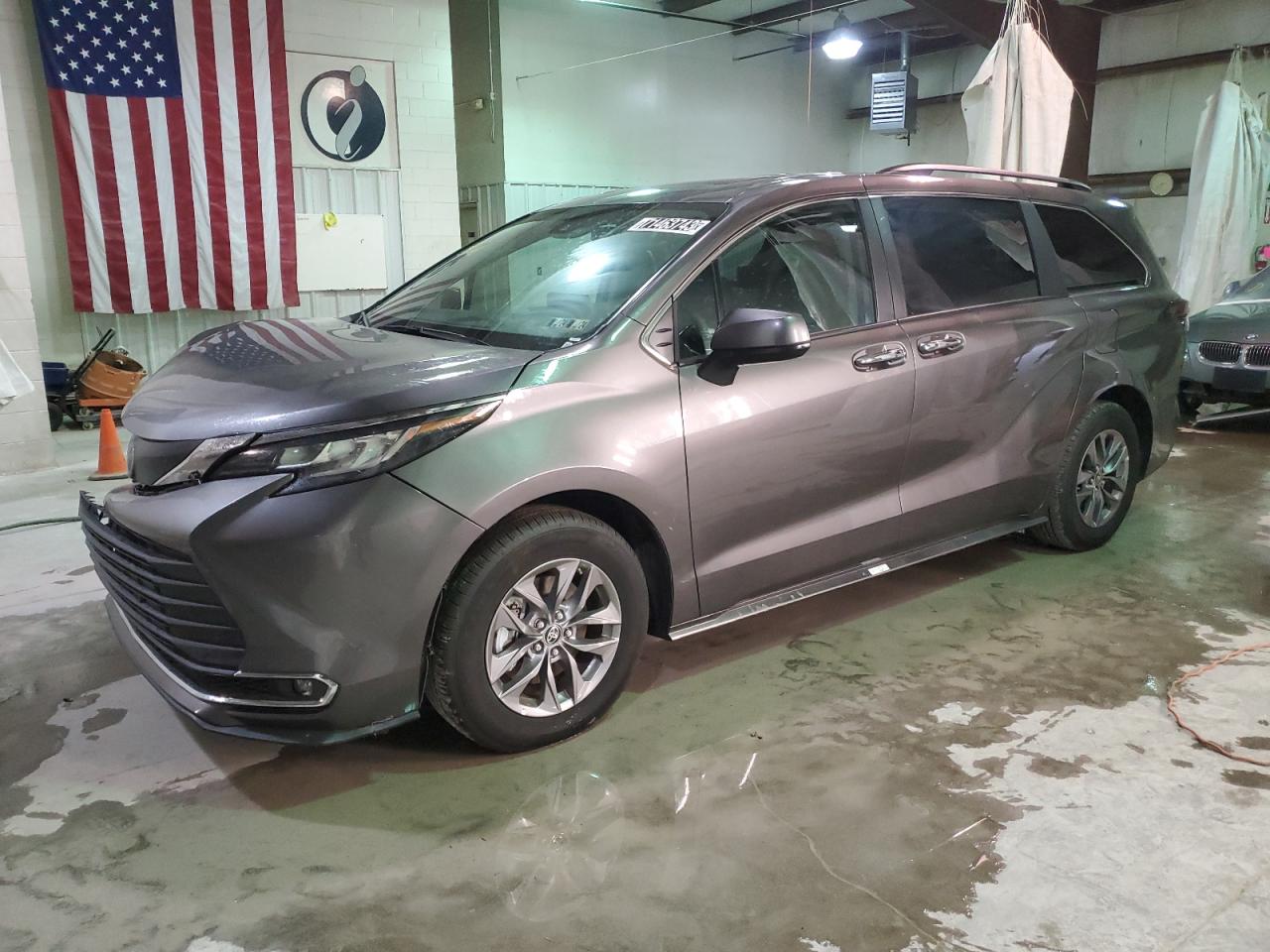 TOYOTA SIENNA 2023 5tdyrkec3ps161070