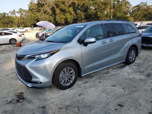 TOYOTA SIENNA XLE 2022 5tdyrkec4ns123442