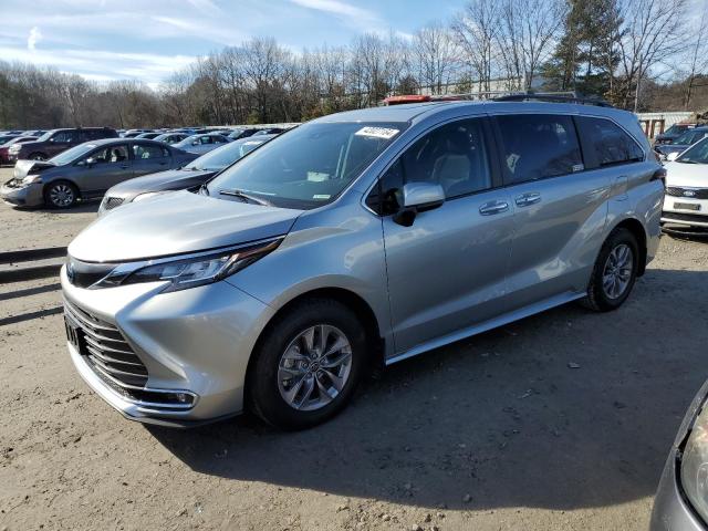 TOYOTA SIENNA XLE 2022 5tdyrkec5ns130237