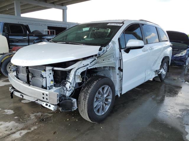 TOYOTA SIENNA XLE 2024 5tdyrkec5rs183445