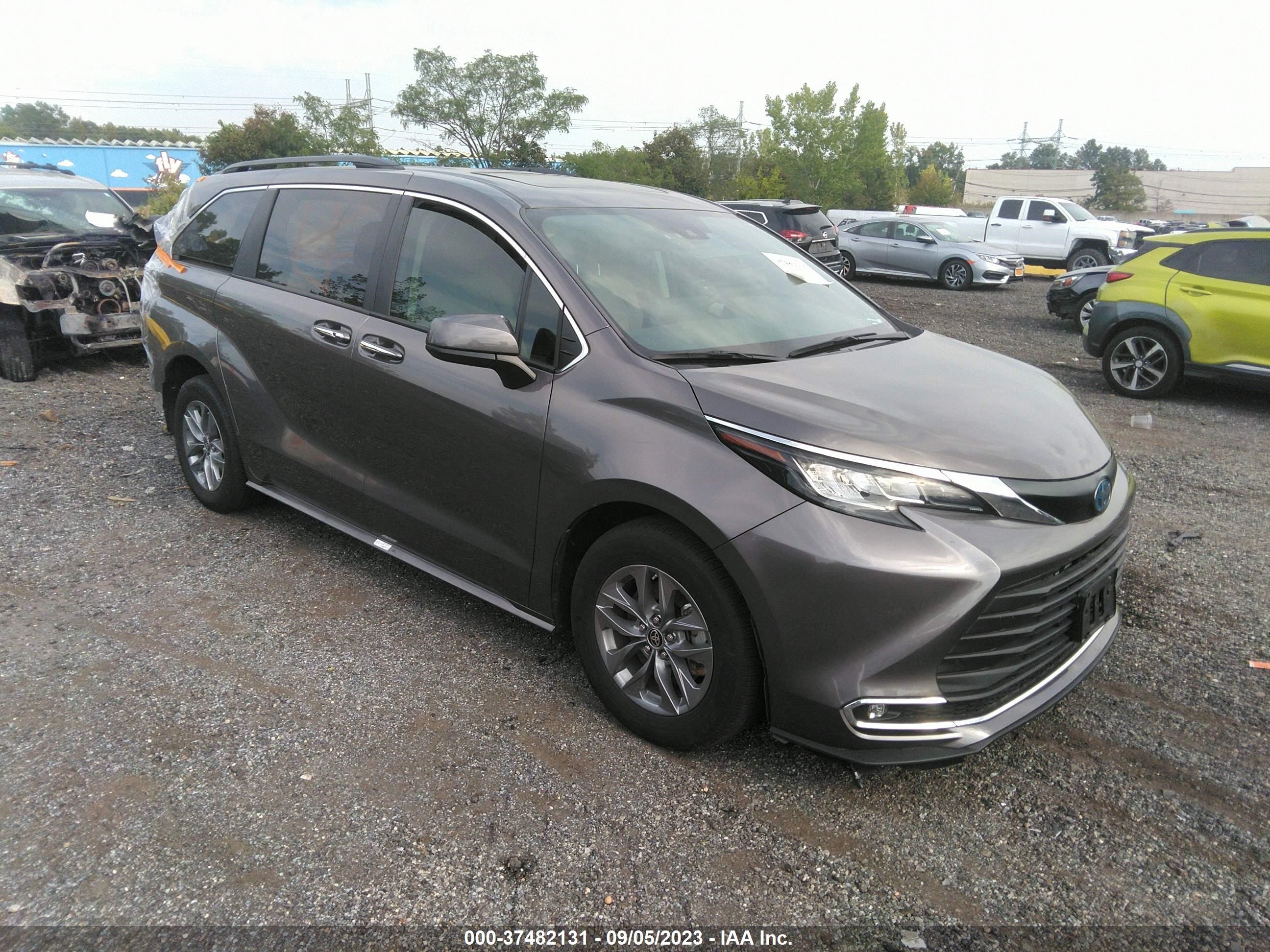 TOYOTA SIENNA 2022 5tdyrkecxns115345