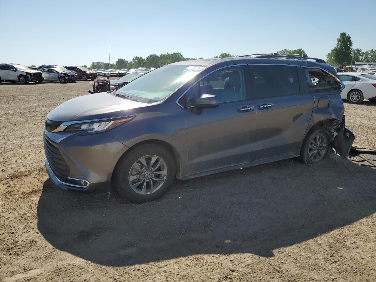 TOYOTA SIENNA XLE 2022 5tdyskfc7ns073560