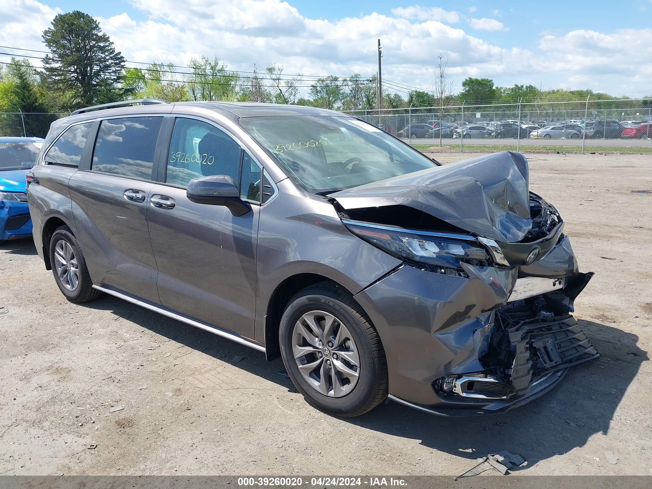 TOYOTA SIENNA 2024 5tdyskfc7rs123525