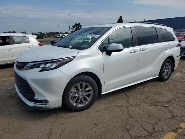 TOYOTA SIENNA XLE 2022 5tdyskfc8ns068805