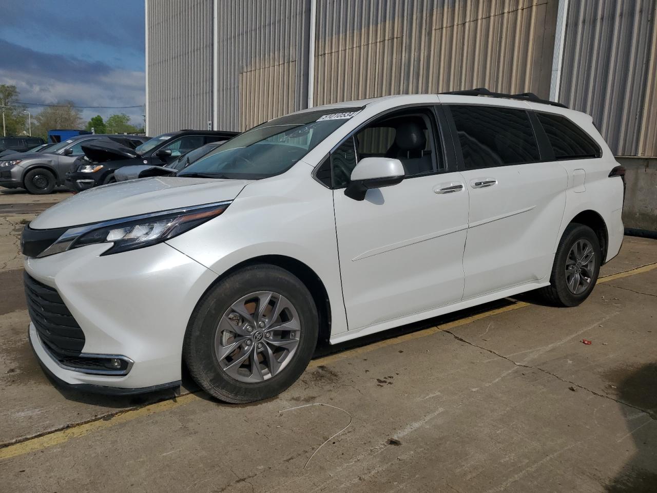 TOYOTA SIENNA 2023 5tdyskfc9ps075829