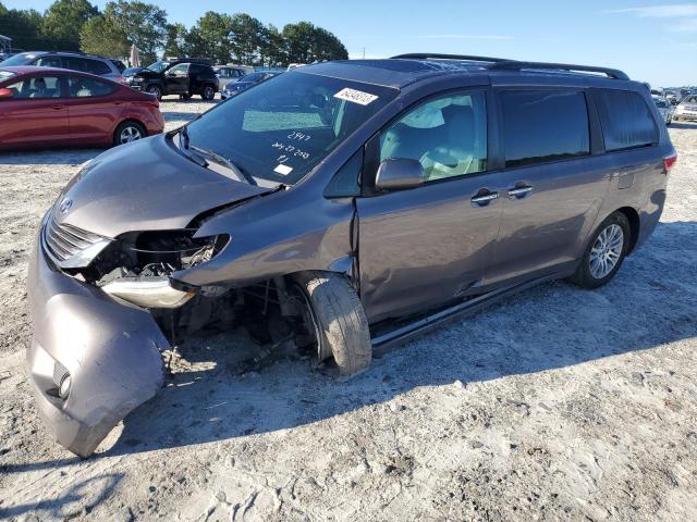 TOYOTA SIENNA XLE 2017 5tdyz3dc0hs814012