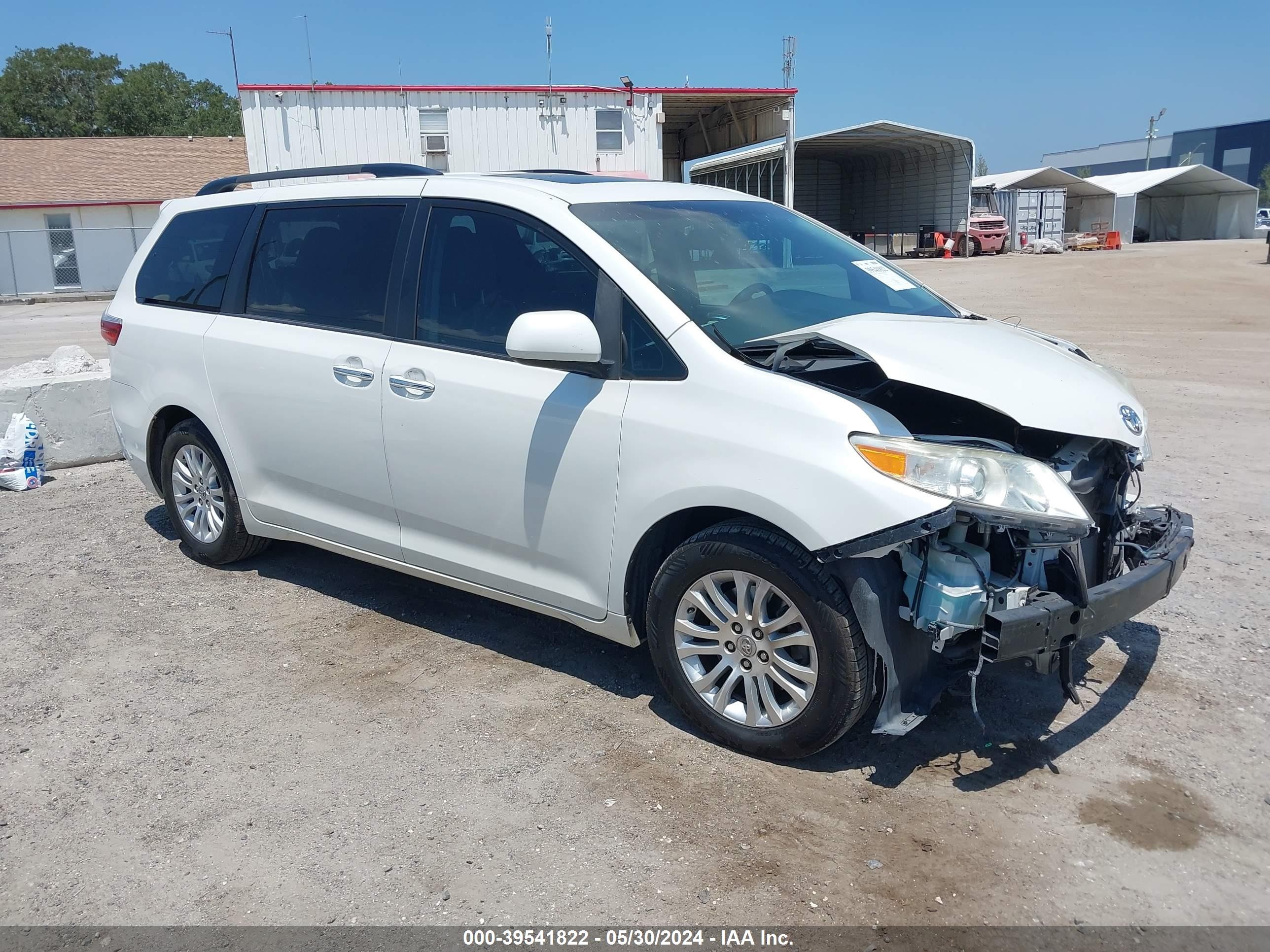 TOYOTA SIENNA 2017 5tdyz3dc0hs886229