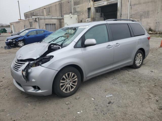 TOYOTA SIENNA XLE 2017 5tdyz3dc1hs815590