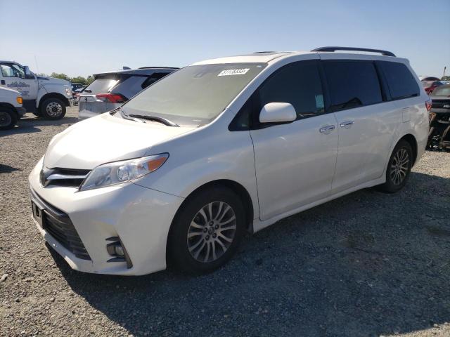 TOYOTA SIENNA XLE 2018 5tdyz3dc1js917851