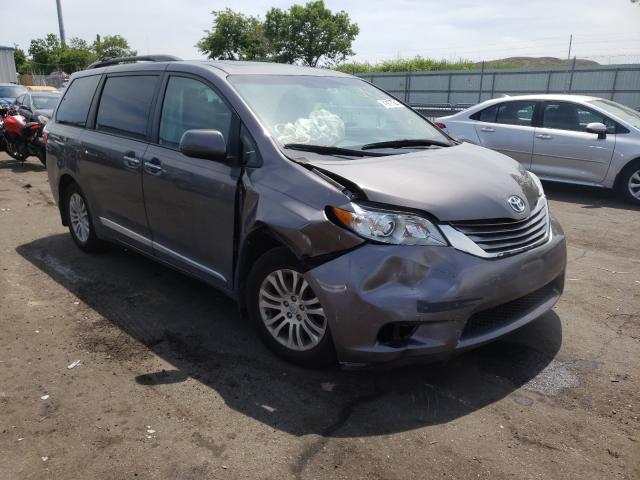 TOYOTA SIENNA XLE 2017 5tdyz3dc2hs814271